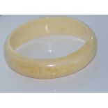 Good antique ivory bangle size: approx 7.5cm diameter. NB This item may not be exported without