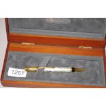 Parker Duofold ball point pen with accessories, wooden case (22cm wide) and cardboard packaging