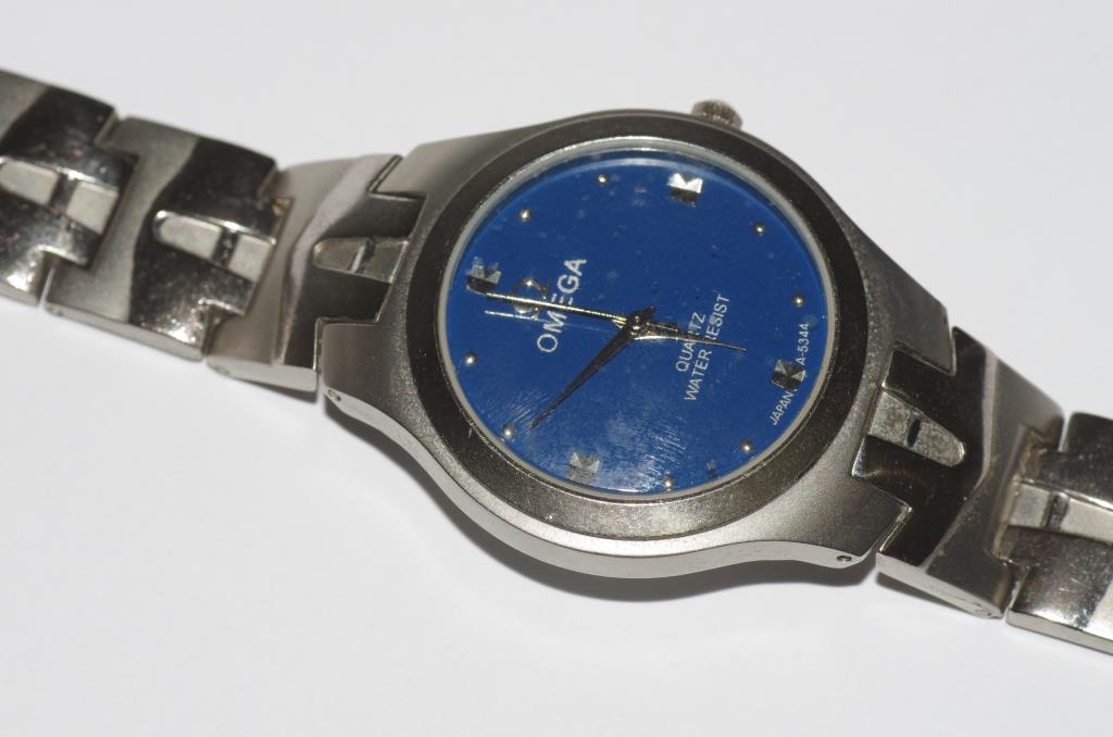 Gentleman's wristwatch marked "Omega"