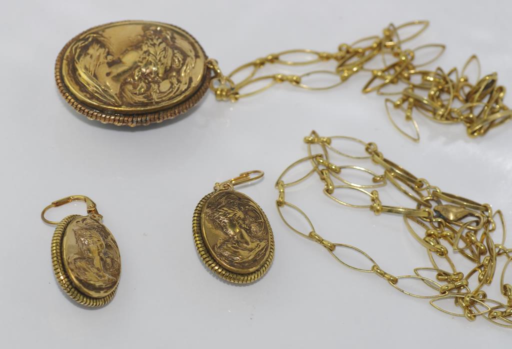 Vintage reversable pendant and earring set with extension chain