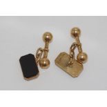 9ct yellow gold and onyx cufflinks marked Apex, weight: approx 4.46 grams
