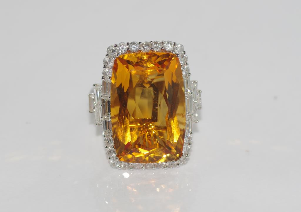 14ct white gold, citrine and diamond ring weight: approx 10.3 grams, size: N-O/6-7
