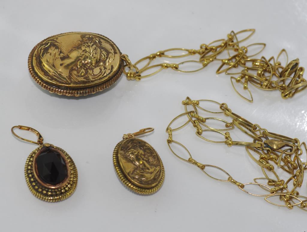 Vintage reversable pendant and earring set with extension chain - Image 3 of 3