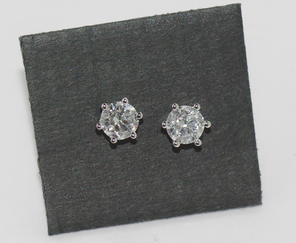 9ct white gold diamond studs each diamond 4 claw set, total = 0.50cts, H /Si 2 - Image 2 of 2