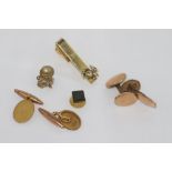 9ct gold men's cufflinks weight: approx 4.48 grams with another pair of cufflinks and tie clips etc