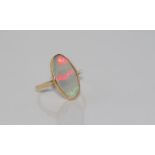 15ct yellow gold and opal ring red broad flashes, weight: approx 1.98 grams, size: J/5