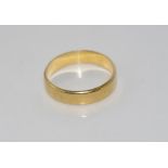 18ct yellow gold wedder weight: approx 4.38 grams, size: approx T-U/9-10