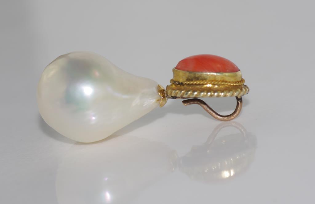 South sea baroque pearl pendant with coral and gilt fittings and a 9ct gold bale - Image 2 of 2