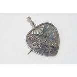 Victorian silver fan shaped brooch