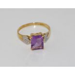 10ct yellow gold ring with amethyst and diamond weight: approx 1.49 grams, size: O/7