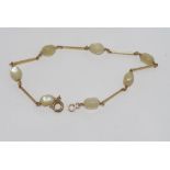 Vintage 9ct yellow gold and MOP bracelet weight approx 4.1 grams