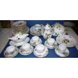 Part Herend Rothschild dinner service comprising 5 dinner plates, 5 entree plates, 10 side plates, 5