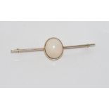 9ct yellow gold brooch with solid opal weight: approx 4.94 grams