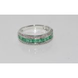 18ct white gold emerald and diamond band weight: approx 2.89, size: M-N/6