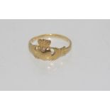 9ct yellow gold Claddagh ring with heart and hands weight: 1.1 grams, size: H-I/4