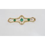 Vintage 9ct gold and green stone bar brooch marked 9ct T&S, weight: approx 1.7 grams
