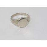 Large silver ring with an engraved woven design, size: Y/12