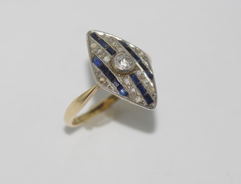 Art Deco gold ring with diamonds and sapphires, tests as approx 14ct gold, weight: approx 2.56 - Image 2 of 2