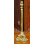 Brass table lamp with trefoil paw feet base, 44.5cm high