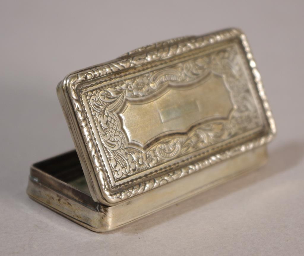 19th century silver snuff box - Image 2 of 4