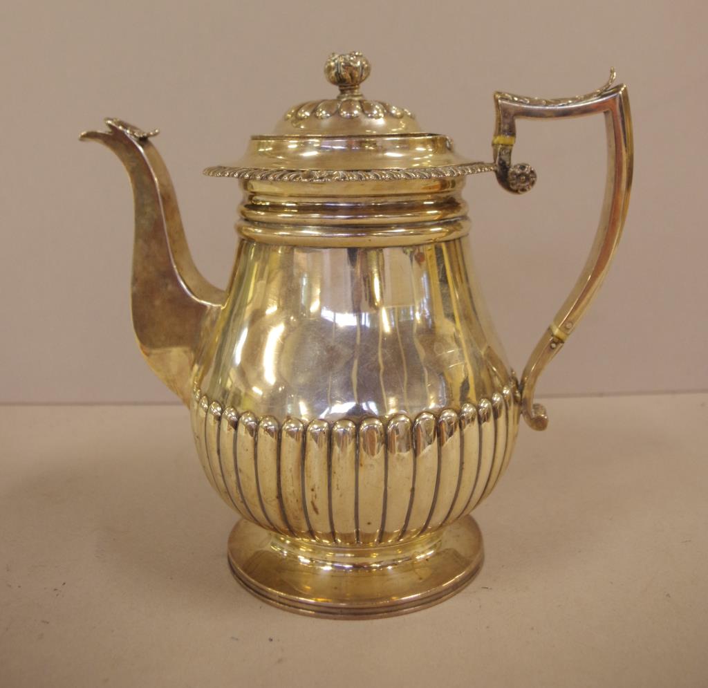 George III Scottish sterling silver coffee pot - Image 3 of 5