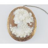 Good antique large carved shell cameo brooch