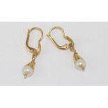 18ct gold and pearl earrings