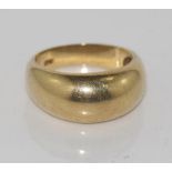 Heavy 9ct yellow gold domed ring