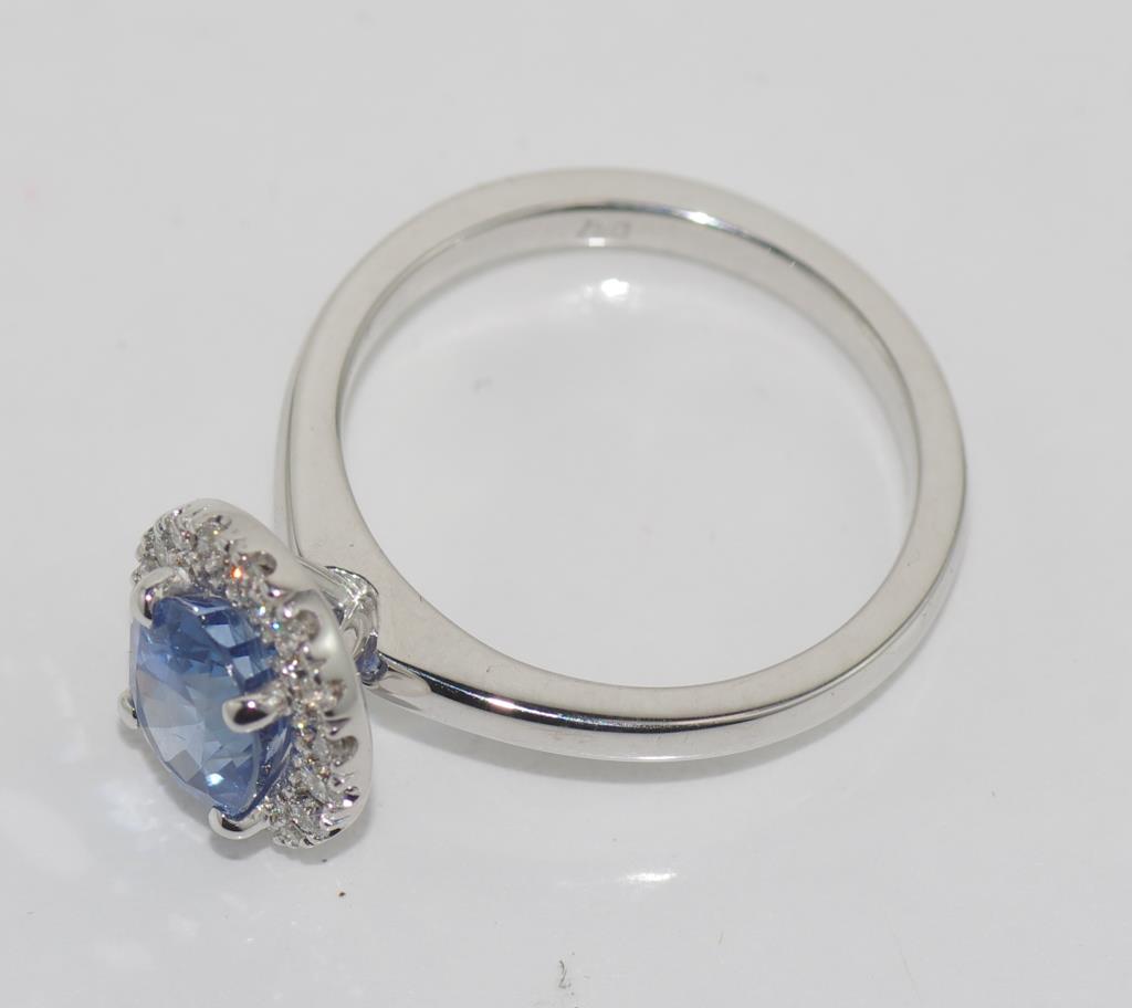 Good Ceylon blue sapphire & diamond cluster ring - Image 5 of 8