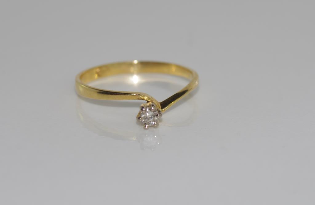 18ct yellow gold and diamond solitaire - Image 4 of 4