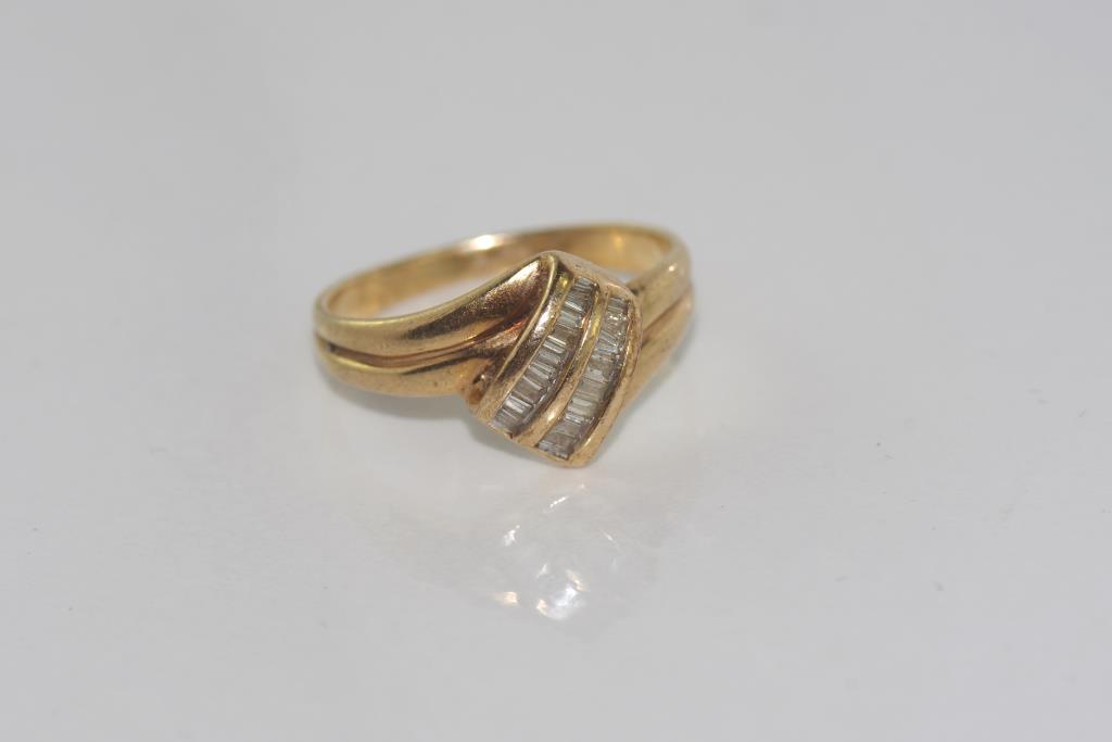 9ct yellow gold, baguette cut diamond ring - Image 2 of 2