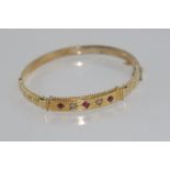 Antique 15ct yellow gold hinged bangle