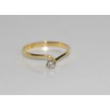 18ct yellow gold and diamond solitaire