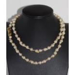 Baroque pearl necklace with 14ct gold clasp