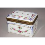 Continental porcelain lidded trinket box