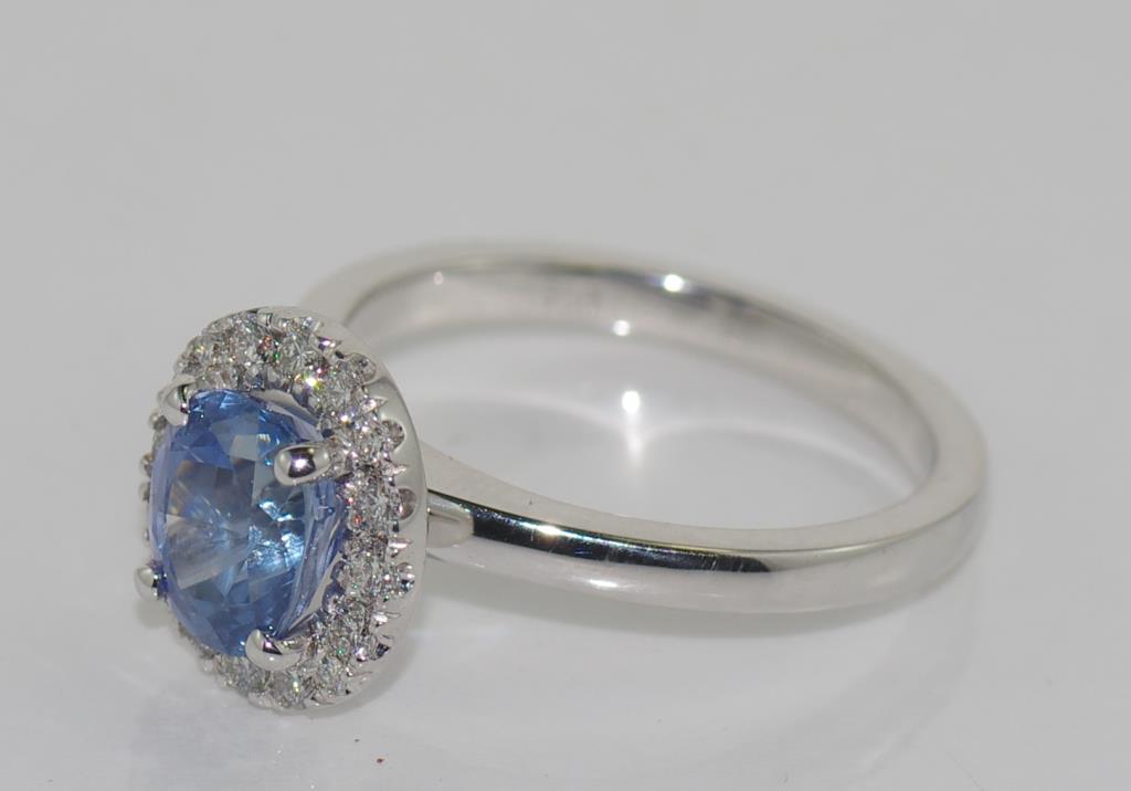 Good Ceylon blue sapphire & diamond cluster ring - Image 7 of 8