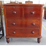 Small Victorian chest of drawers