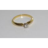 18ct yellow gold ring with colourless sapphire