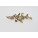 Delicate 9ct gold, green stone & seed pearl brooch