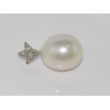 Large south sea pearl pendant