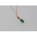 14ct yellow gold emerald pendant & 14ct chain