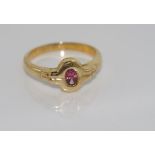 9ct yellow gold and gemset ring