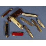 Nine assorted vintage pocket/pen knives