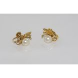 Yellow gold and pearl earrings marked14K