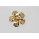 14ct gold flower pendant with diamond