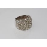 18ct white gold and diamond ring