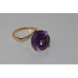 9ct yellow gold ring with synthetic Alexandrite