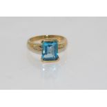 9ct yellow gold, topaz and diamond ring