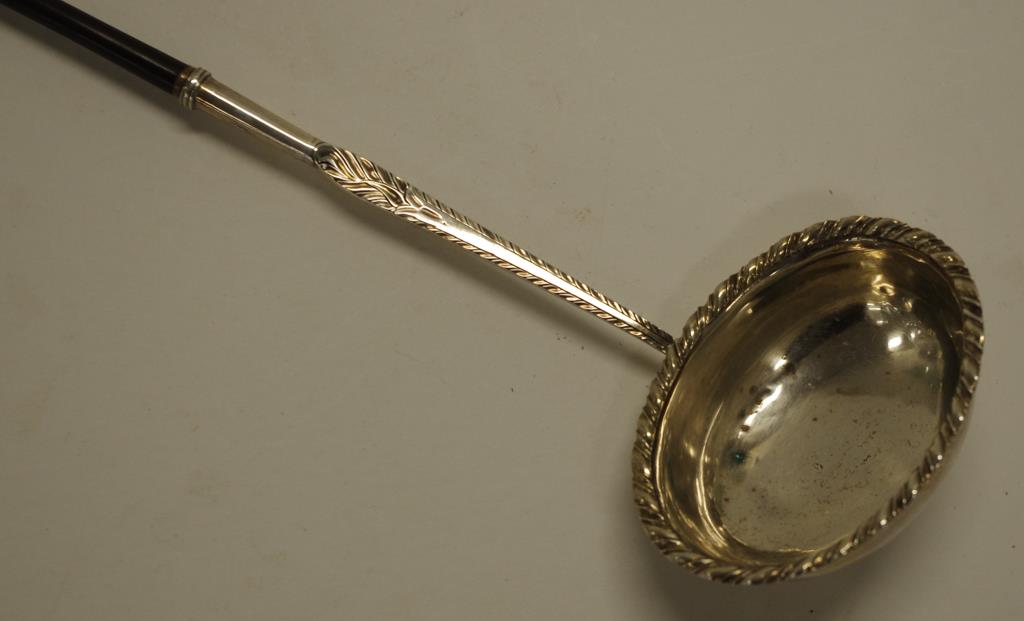 Georgian silver toddy ladle - Image 2 of 2