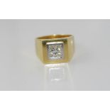 18ct yellow gold & diamond (1.1ct) solitaire